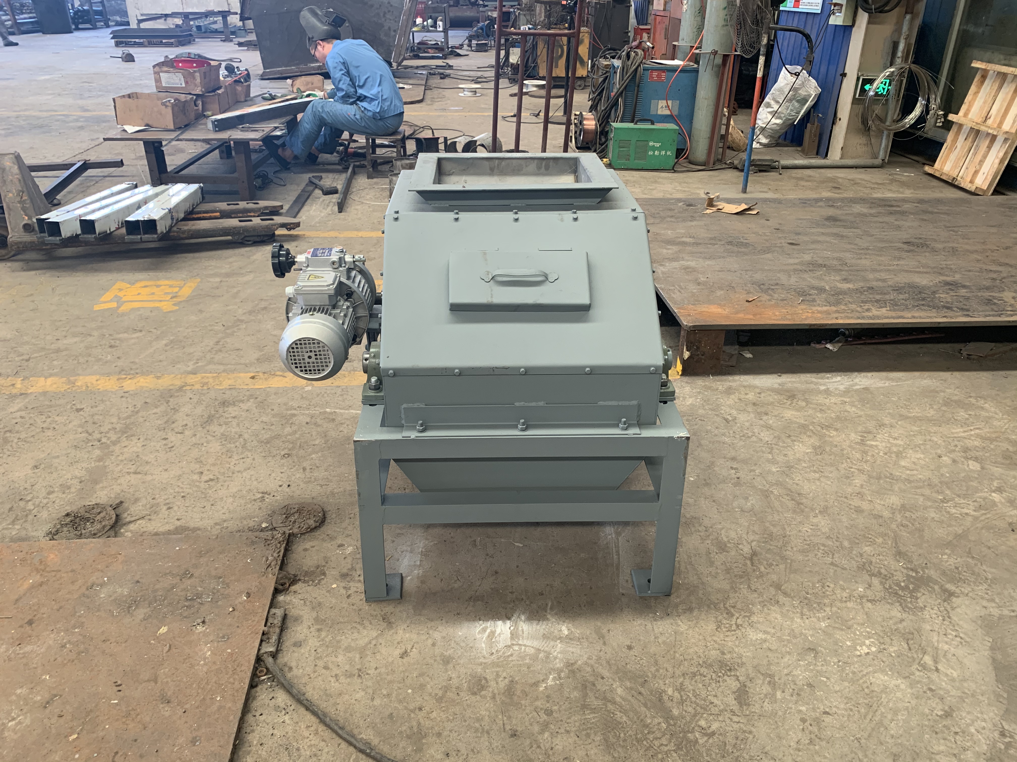 強(qiáng)磁磁選機(jī) 強(qiáng)磁磁選機(jī)